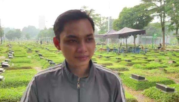 Begini Suasana Jelang Pemakaman Epy Kusnandar, Fans Hadir Beri Penghormatan Terakhir