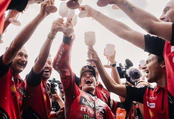 Tinta Emas di Sirkuit Brno: Marquez Sapu Bersih 10 Kemenangan dan Ukir Sejarah Baru MotoGP
