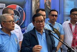 Pramono Masifkan Pemangkasan Pohon di Jakarta, Cegah Tumbang saat Hujan