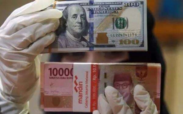 Cetak Rekor Terendah, Rupiah Tembus Level Rp18.000 per USD Pagi Ini
