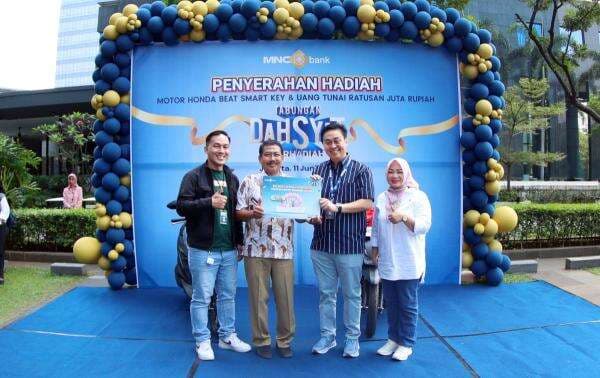 Menang Undian Tabungan Dahsyat MNC Bank, Nasabah Manfaatkan untuk Kuliah Anak Menang Undian Tabungan Dahsyat MNC Bank, Nasabah Manfaatkan untuk Kuliah Anak