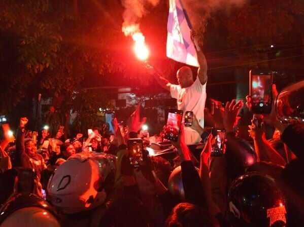 Persib Bandung Juara Liga 1! Bobotoh Tumpah Ruah di Graha Persib Rayakan Gelar Beruntun