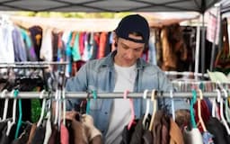 Pedagang Thrifting Curhat ke DPR: Minta Legalisasi Bisnis dan Keberatan Disebut Bunuh UMKM