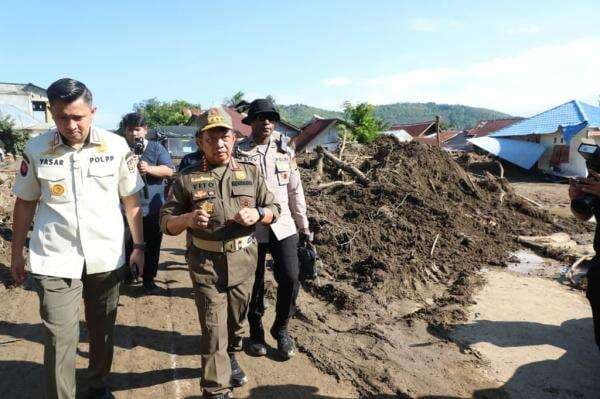 Mendagri Cek Lokasi Banjir-Longsor di Aceh: Saya Ditugaskan Presiden Mendata Korban