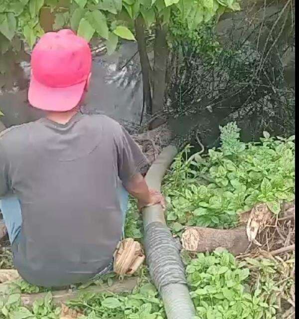 Truk Sedot WC Diduga Buang Limbah Tinja ke Aliran Sungai, Warga Ngeluh Bau Hingga Kedalam Rumah