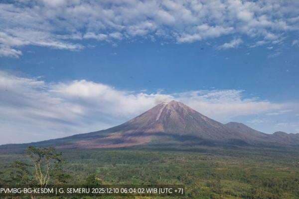 Gunung Semeru Meletus Hari Ini, Kolom Abu 500 Meter Membubung ke Langit