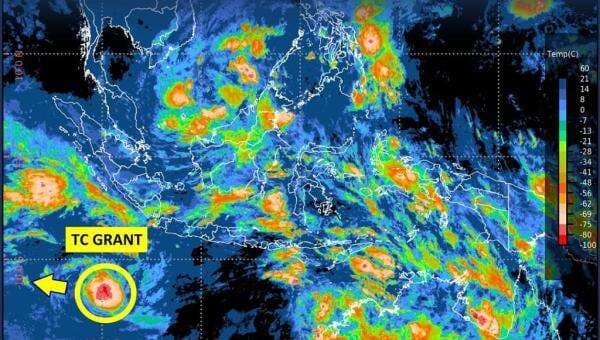 Ada Siklon Tropis Grant, Waspada Gelombang Tinggi di Pesisir Selatan Indonesia