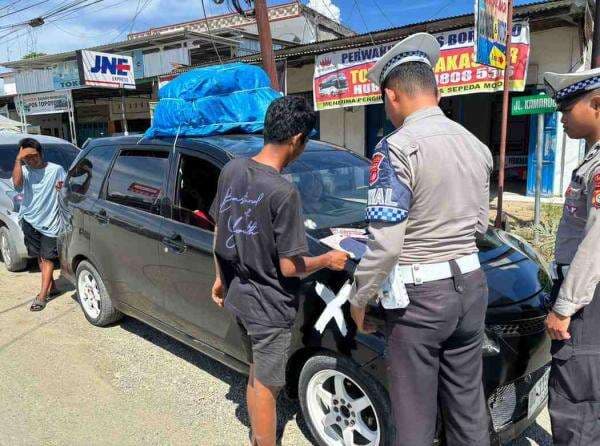 Satlantas Mamuju Tengah Razia Truk ODOL, Sopir Diberi Teguran dan Edukasi