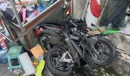 Hilang Kendali, Mobil Tabrak PKL dan Pemotor Sebabkan 5 Orang Terluka di Jakut
