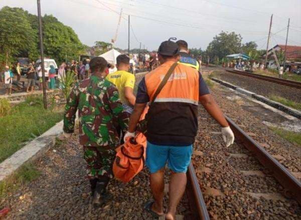 Tragis! Pesepeda Tewas Tertabrak Kereta Api Tawang Jaya di Kendal