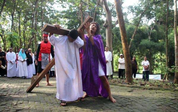 Visualisasi Jalan Salib di Blora Perkuat Iman Umat Katolik Jelang Paskah