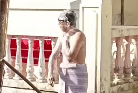 Viral! Pria Panik saat Gempa 7,7 Magnitudo Guncang Manado, Keluar Rumah Tanpa Busana Sambil Sabunan