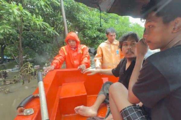 Banjir Rendam Rumah Warga di Cilincing Jakut, 48 Jiwa Mengungsi