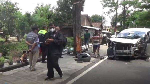 Kecelakaan Beruntun di Nganjuk, 3 Orang Dilarikan ke Rumah Sakit