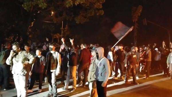 Demo di Polres Indramayu Ricuh, Driver Ojol dan Mahasiswa Diadang Aparat