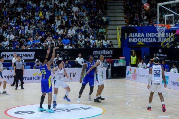 Wasit Asing Belum Jadi Obat di Playoffs IBL 2026, Satu Peluit Masih Bisa Ubah Nasib Pertandingan