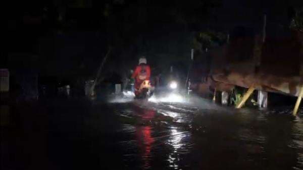 Setu Tujuh Muara di Depok Meluap, Puluhan Rumah dan Kios Terendam