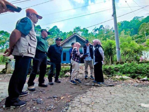 Jalan Rusak yang Menjadi Jalur Evakuasi Erupsi Gunung Semeru di Sumberwuluh Segera Diperbaiki