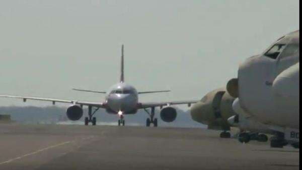 Pesawat Latih TNI AL Tergelincir di Bandara Juanda, 9 Penerbangan Dialihkan