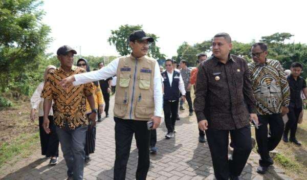 Mensos Tinjau Lahan Rumah Hadiah Presiden untuk Naila di Makassar