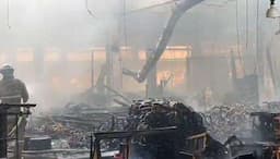 Kebakaran Pasar Induk Kramat Jati, Api Diduga Berasal dari Kios Plastik