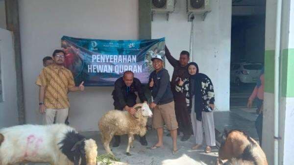 Idul Adha 2025/1446 H, Dmall Depok Kurban 7 Ekor Kambing untuk Warga Sekitar