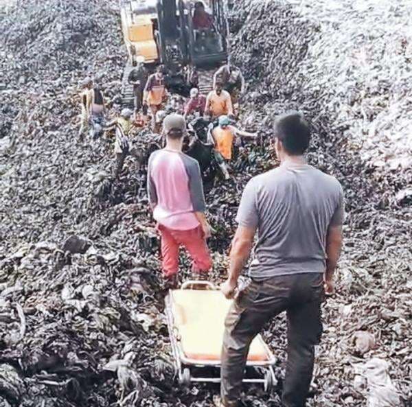 BREAKING NEWS: TPAS Galuga Bogor Makan Korban, Operator Beko Tewas Tertimbun Longsoran Sampah