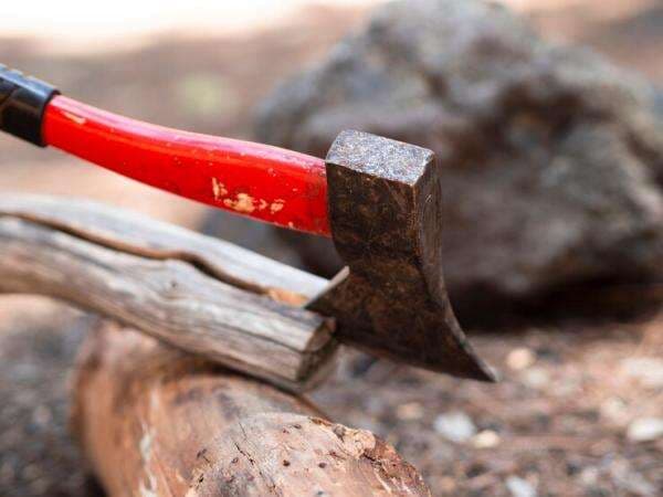 Cinta Ditolak, Kakek di Jember Gunakan Kapak Pukul Wanita Idamannya hingga Tewas