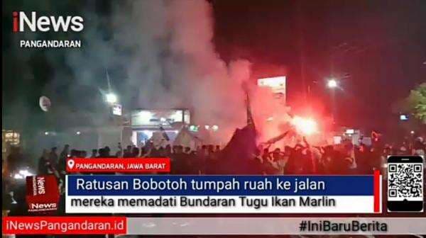 Video, Ratusan Bobotoh Padati Bundaran Tugu Ikan Marlin Pangandaran