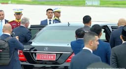 Prabowo dan Raja Yordania Menuju Istana, Semobil Berpelat Jordan