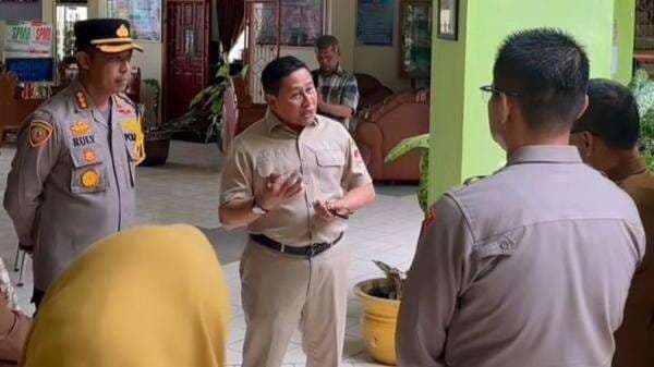 Aksi Gembok Gerbang SMAN 5 Bukittinggi Berlanjut, Ratusan Siswa Gagal Ikut MPLS