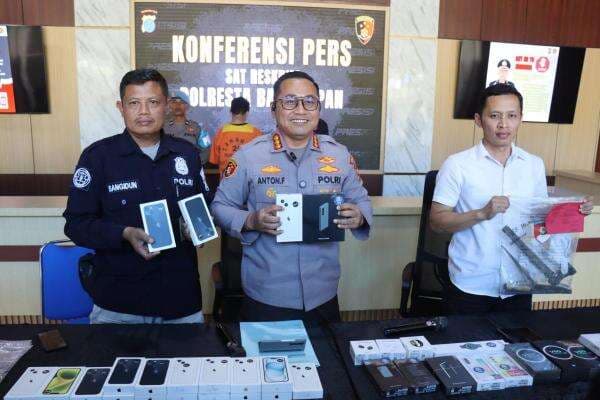Bersembunyi di Toko Elektronik, Pria di Balikpapan Curi Puluhan HP Senilai Ratusan Juta