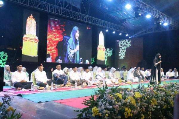 Penuh Khidmat, Forkopimda Kota Mojokerto Peringati Nuzulul Quran di Alun-Alun Wiraraja