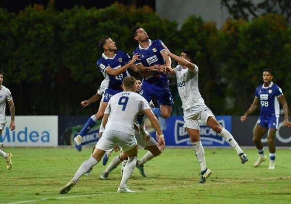 Bojan Hodak Ngamuk Persib Bandung Kalah 2-3 dari Lion City Sailors FC: Beberapa Pemain Takkan Main di Klub Ini Lagi!