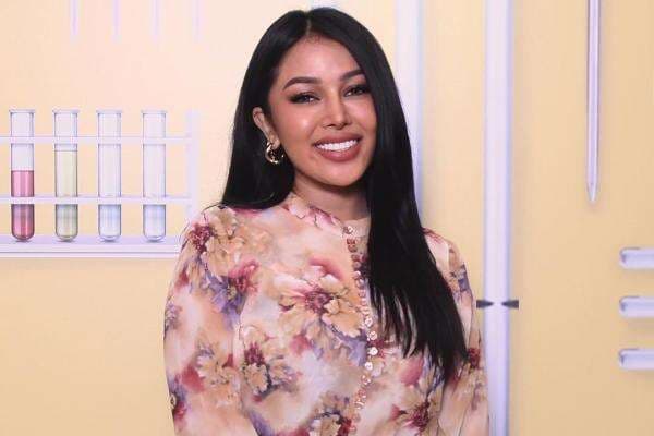 Mutia Ayu Ngamuk Dituding Mengislamkan Anak Glenn Fredly