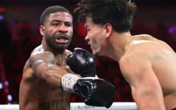 Stephen Fulton Naik Kelas, Target Curi Sabuk O'Shaquie Foster