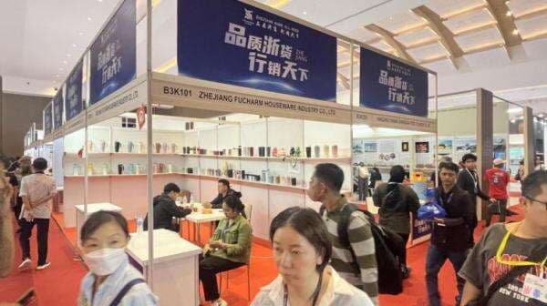 Ribuan Pelaku Usaha Hadiri Pameran Zhejiang di JIExpo 2025