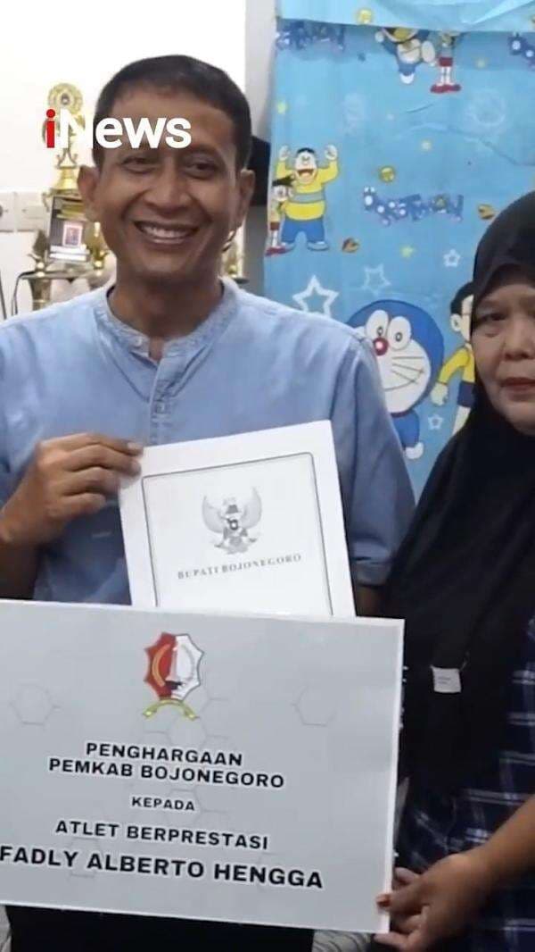 Pemain Timnas U-17 Alberto Terima Penghargaan Bupati Bojonegoro