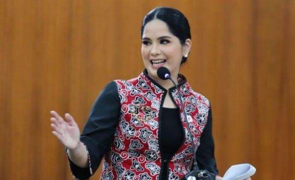 Annisa Pohan Pamer Foto Jadul Saat Usia 17 Tahun, Netizen Heboh Cari Rahasia Awet Mudanya Annisa Pohan Pamer Foto Jadul Saat Usia 17 Tahun, Netizen Heboh Cari Rahasia Awet Mudanya