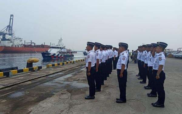 Bakamla Sambut Kedatangan Kapal Coast Guard Singapura yang Bersandar di Jakarta Bakamla Sambut Kedatangan Kapal Coast Guard Singapura yang Bersandar di Jakarta