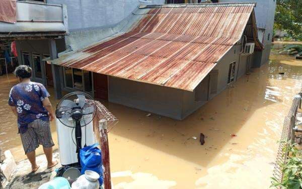 51 RT di Jakarta Terendam Air, Gubernur DKI Sebut akibat Banjir Kiriman 51 RT di Jakarta Terendam Air, Gubernur DKI Sebut akibat Banjir Kiriman