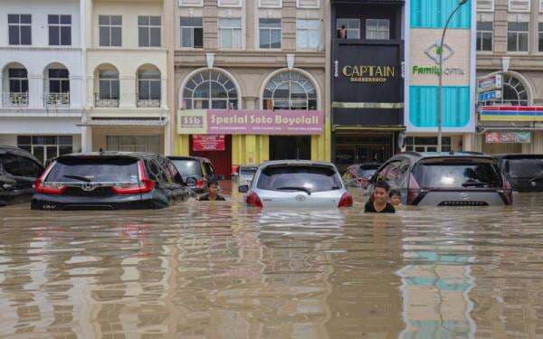 Biaya Bersihkan Rumah Pascabanjir, Segini Kisaran Harga dan Faktor Penentunya