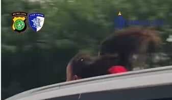 Viral Pengendara Biarkan 2 Bocah Nongol di Sunroof saat Mobil Melaju Kencang, Ini Sanksinya