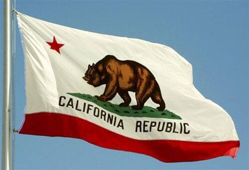California Protes Kebijakan Tarif Trump
