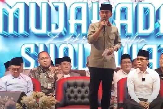 Hadiri Harlah Ponpes Ora Aji, Gibran: Gus Miftah Guru Saya, Sesibuk Apa pun Harus Datang