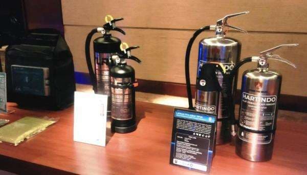 Mobil Listrik Terbakar Sulit Dipadamkan, Indonesia Berhasil Temukan Pemadam Api Baterai EV Mobil Listrik Terbakar Sulit Dipadamkan, Indonesia Berhasil Temukan Pemadam Api Baterai EV