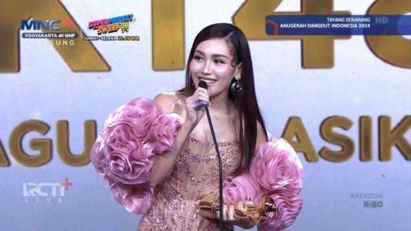 Raih 3 Penghargaan di Anugerah Dangdut Indonesia 2024, Ayu Ting Ting: Terima Kasih Semua Raih 3 Penghargaan di Anugerah Dangdut Indonesia 2024, Ayu Ting Ting: Terima Kasih Semua