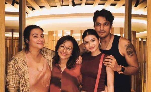 Sedih Lihat Putrinya Pamer Foto Bersama Keluarga Cornelio Sunny, Ibu Ratu Sofya: Dicampakkan Hanya demi Lelaki