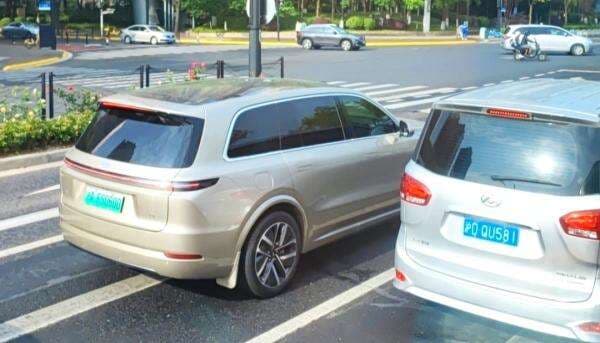 Mengenal Pelat Nomor di China, Tak Semurah di Indonesia Biayanya Bisa Melebihi Harga Mobil