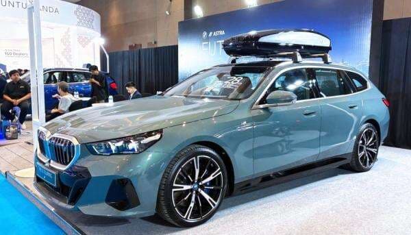 Mengintip Mobil Listrik Termahal PEVS 2025